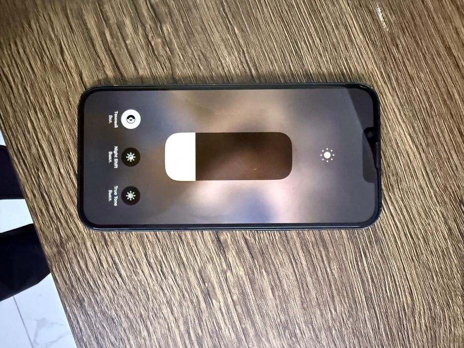 Продам айфон 13