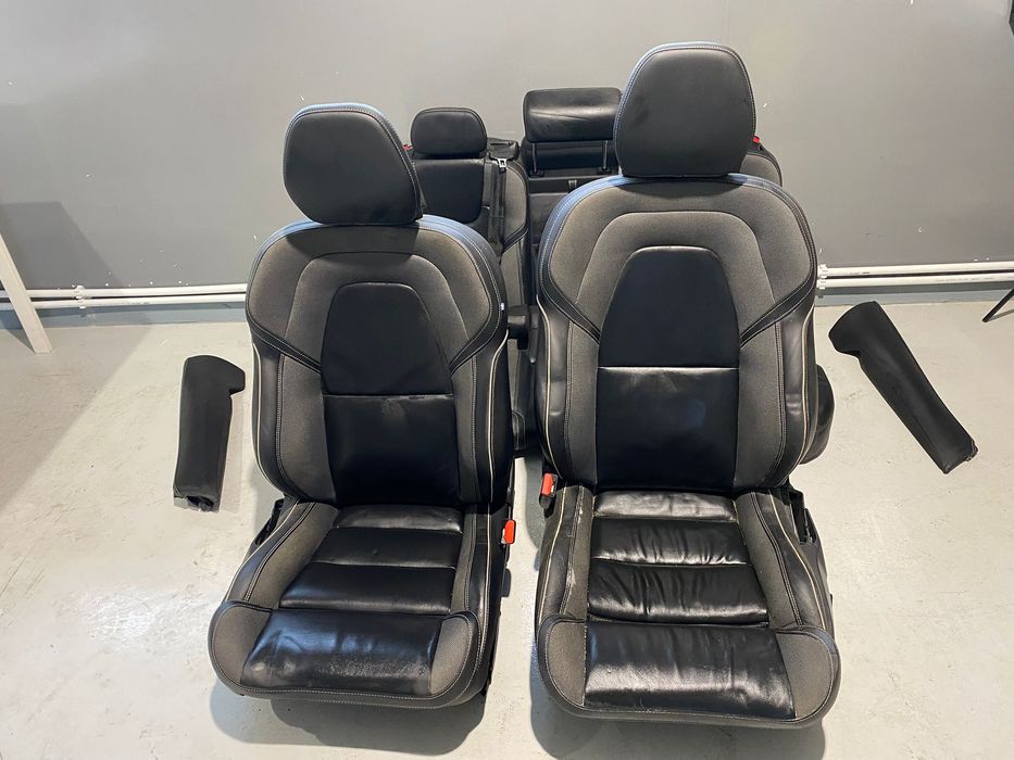 Interior cu incalzire scaune fata VOLVO XC60 R-DESIGN 2023
