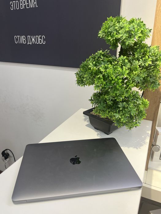 MacBook 13 pro 256gb  в идеальном состоянии