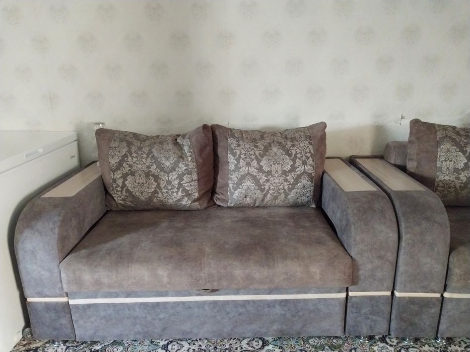 Диван б/у,в отличном состоянии