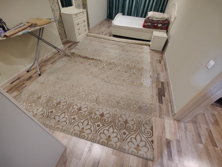 Толстый мощный ковёр