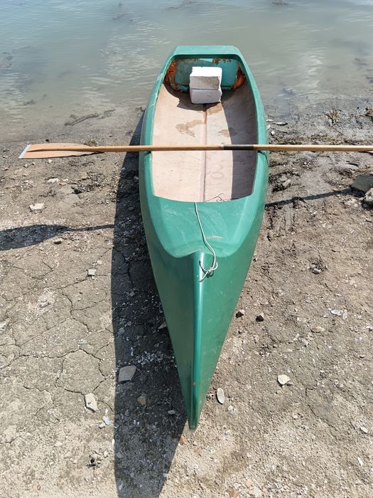 Продавам лодка индианско кану