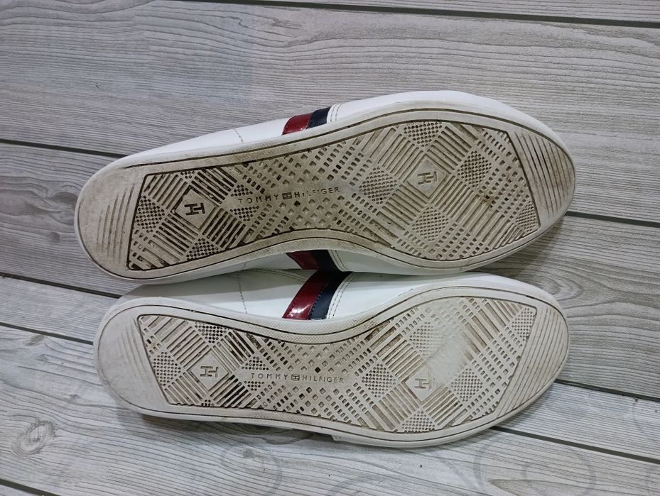 Tommy Hilfiger N 41 кожени Unisex