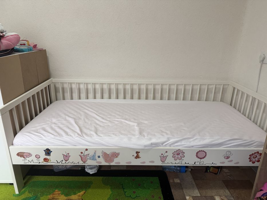 Детско легло запазено