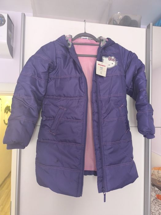 Пролетно яке за момиче