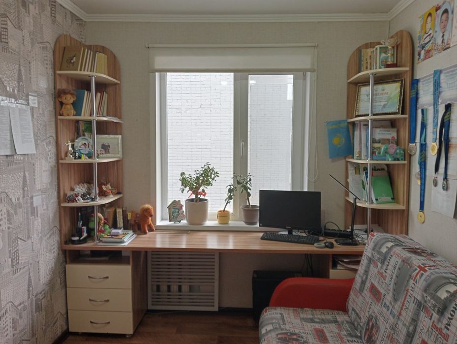 Продам 3-х ком  квартиру Абая 107