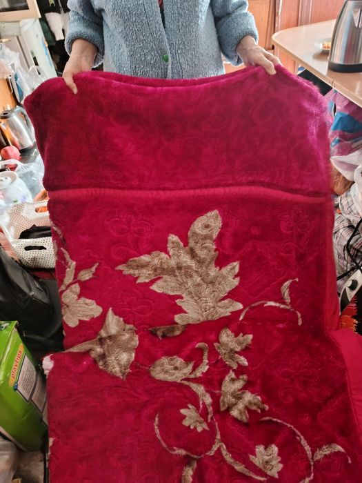 Плед толстый красивый