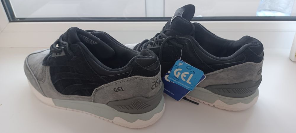 Кроссовки новые 44 размер