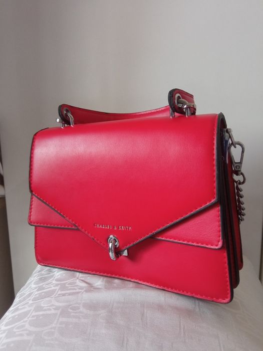 Сумка красная качество отличное новое