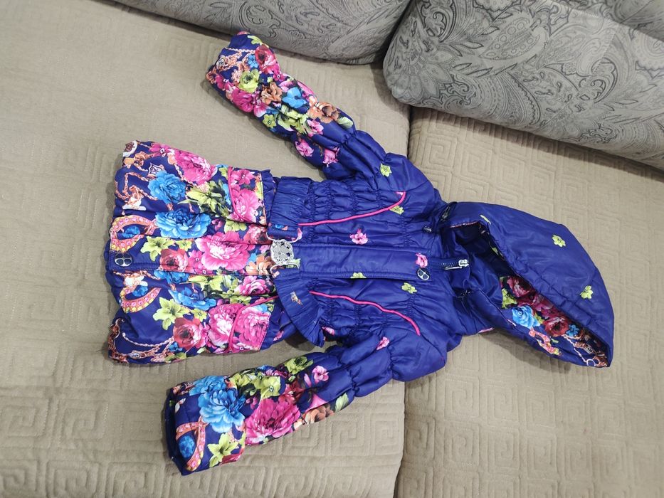 Детские куртки и одежда для девочки