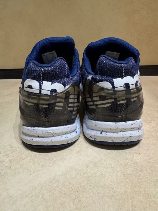 Kempa Attack ONE Contender.