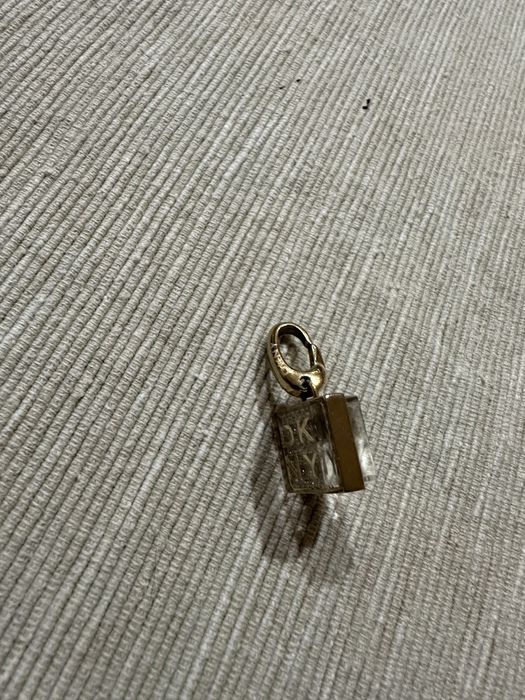 Висулка DKNY!Оригинална!