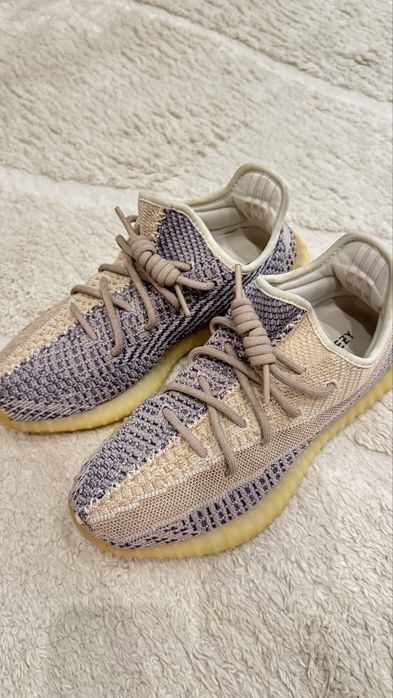 Vand yeezy 350 marimea 40