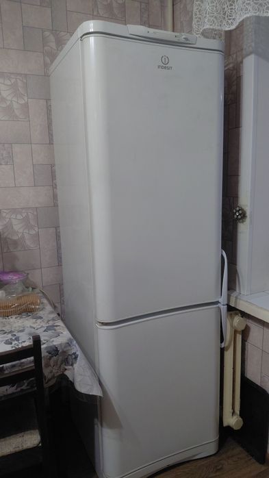 Холодильник Indesit б/у