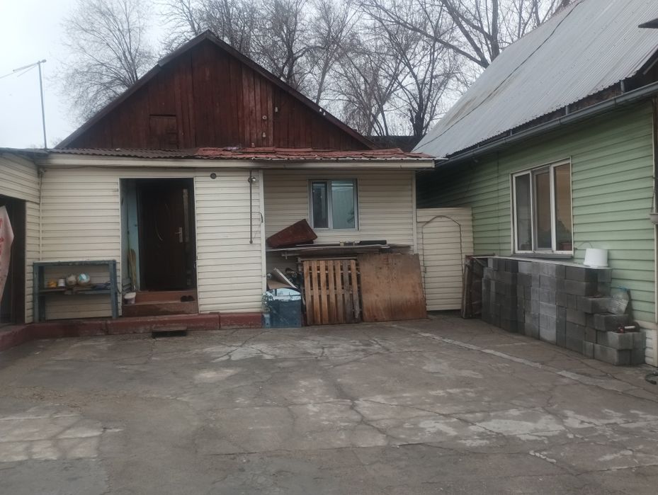 Продажа два дома на участке