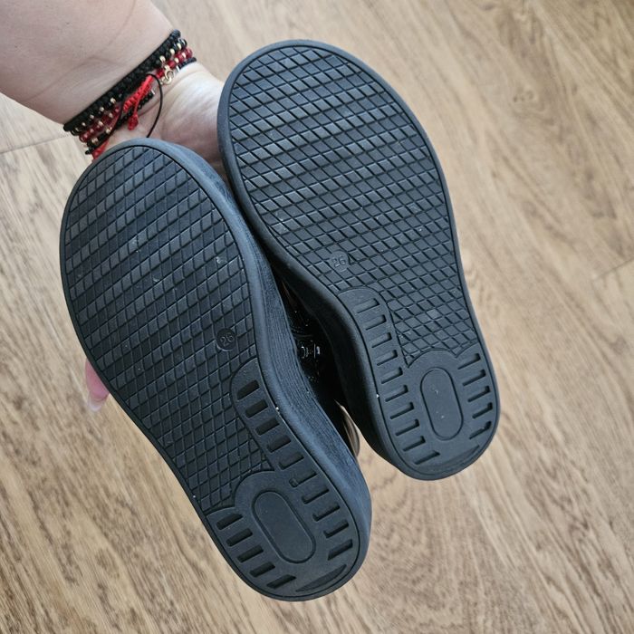 Botine negre cu pisicuta, M 26