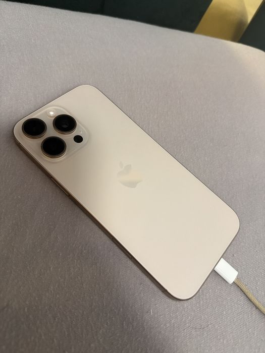 Iphone 16 pro max gold