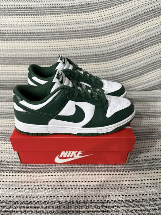 Обувки на Nike Dunk