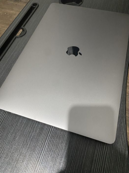 MacBook Pro 16 2019  Core i9 32GB RAM  1TB SSD  Ideal