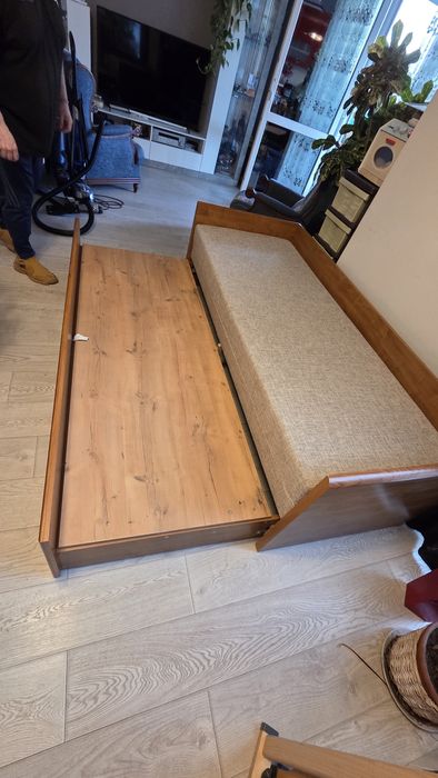 Легло с чекмедже и спалня