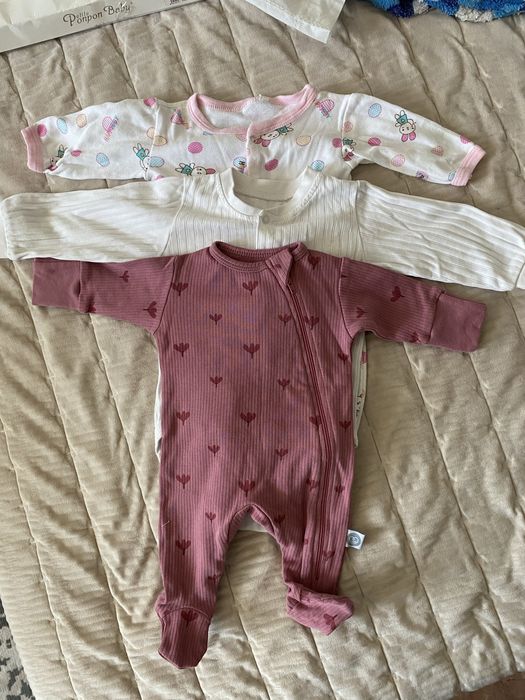 1000 тг - Боди, ползунки, распашонки на девочку новорожденного