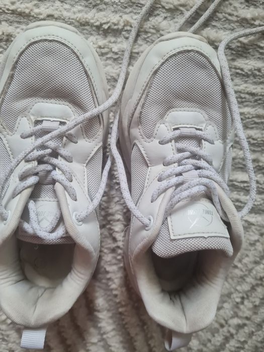 Кроссовки белые для девочек