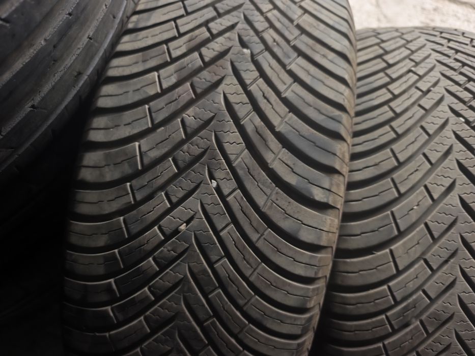 Set 4 anvelope all seasons Vredestein 215/ 55 R16