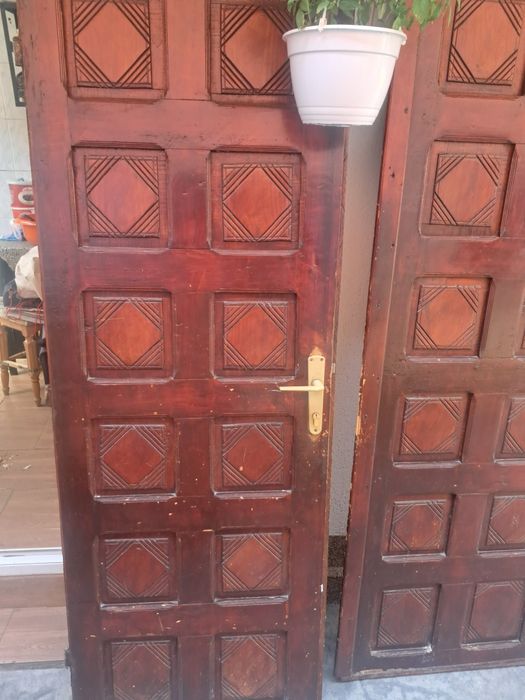 ușă de lemn dubla pentru întrare... 200/70