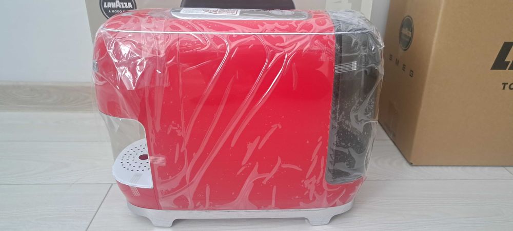 НОВ Кафеавтомат SMEG Lavazza