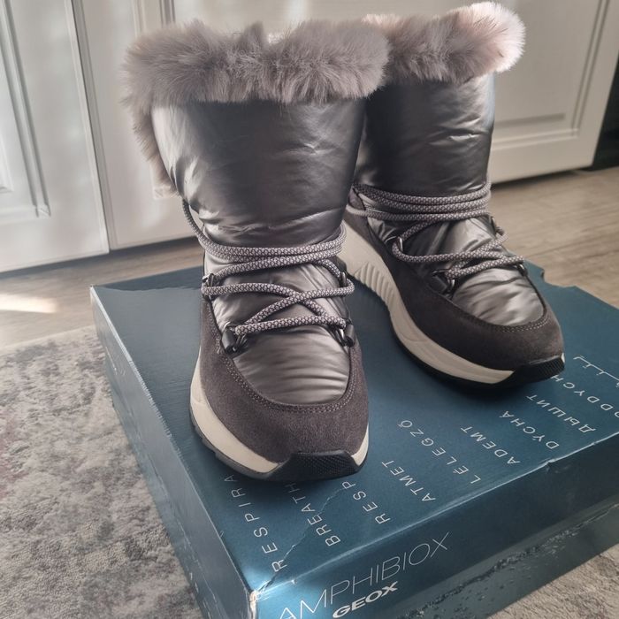 Ghete impermeabile din piele întoarsă Geox