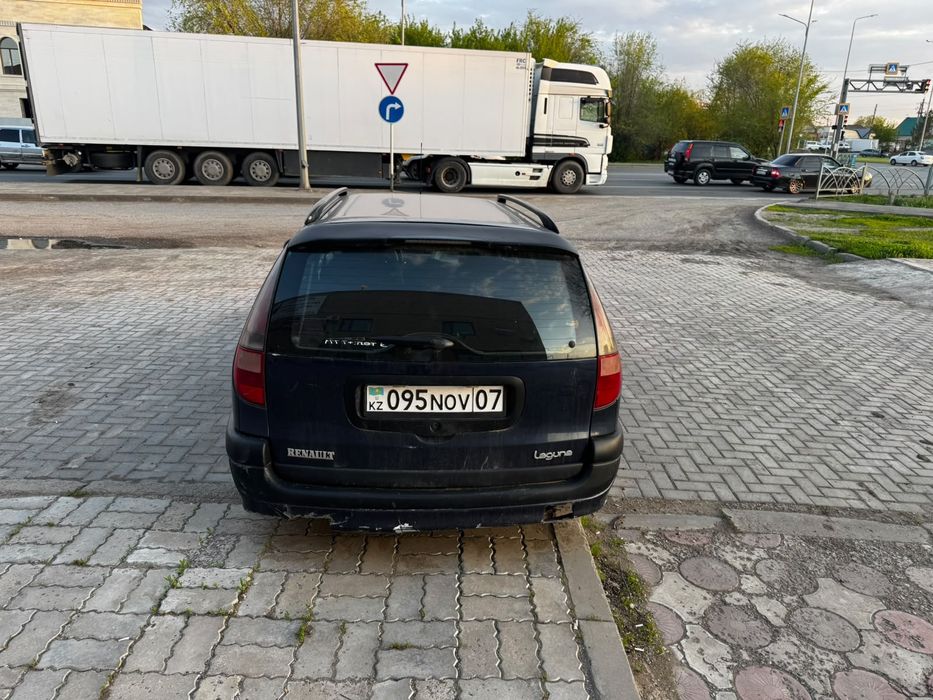 Продам автомобиль Renault Laguna