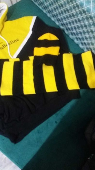 продам  толстовку ,шарф и шапочка пишем.