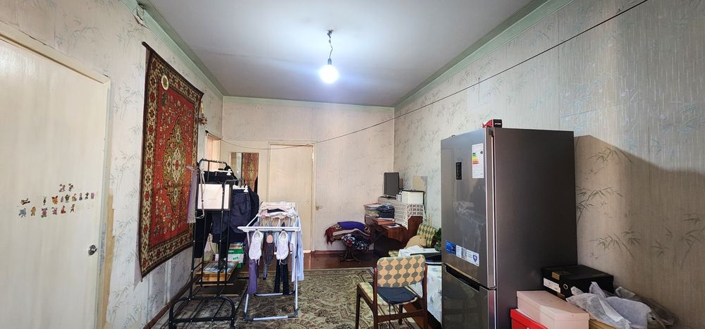 Продается Мирзо Улугбек район Кателний 2комнатная место отлично