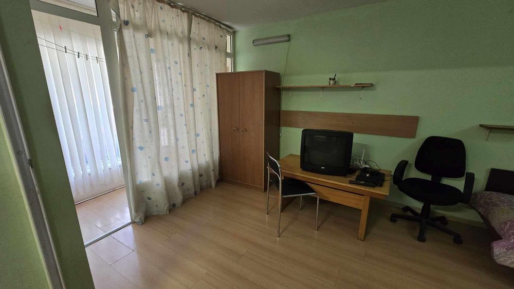 Дава се под наем Двустаен апартамент в Варна, Цветен квартал - 45 кв.м за 250 € - Снимка #3