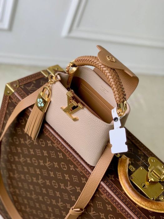 Geanta Louis Vuitton Capucines