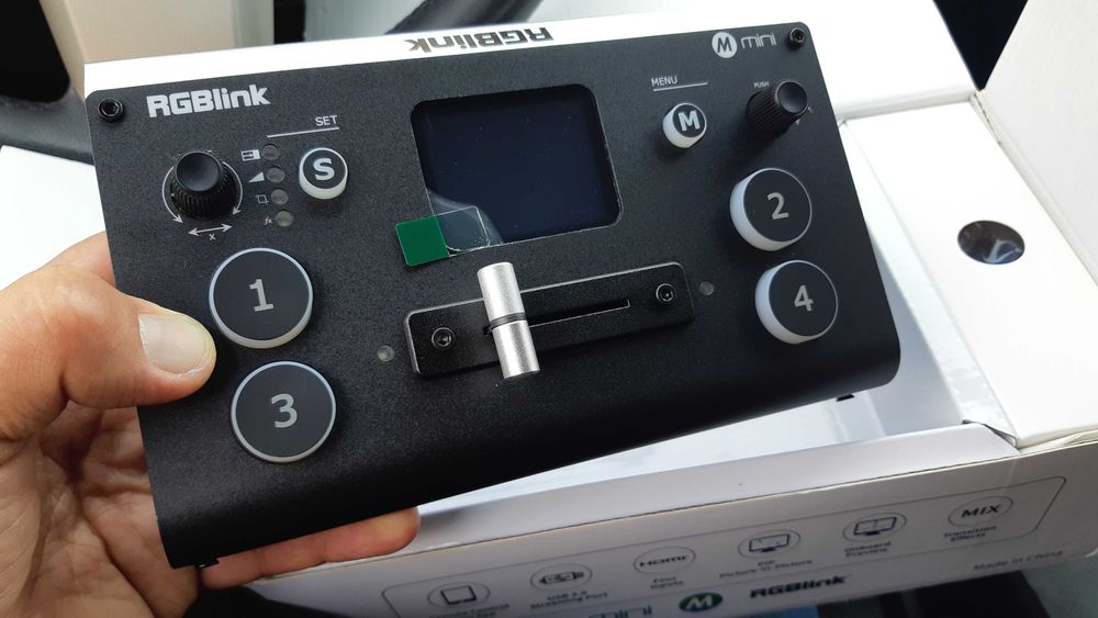 Super ieftin Mixer video RGBlink are placa de captura inclusa pt streaming podcast 4 intrari hdmi camera aparat foto dslr, laptop filmari profesionale