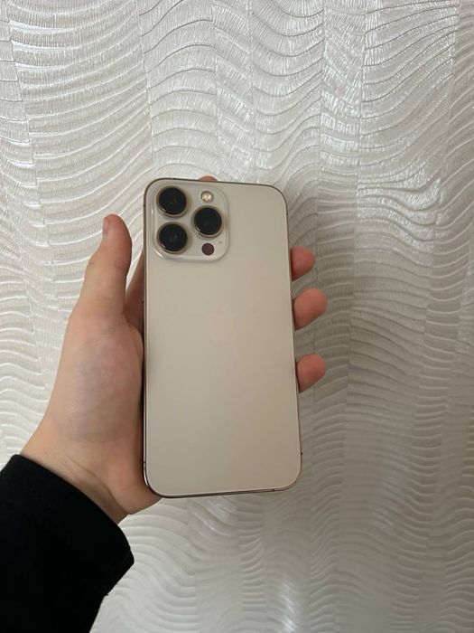 iPhone 13 pro Gold