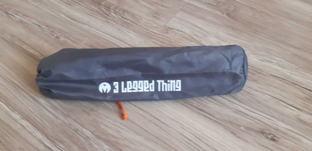 Trepied 3 Legged Thing nou