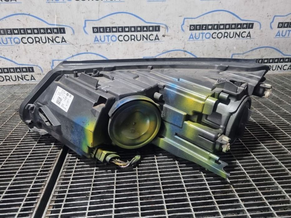 Far Dreapta Volkswagen Tiguan 5N Facelift 2011 - 2015 SUV 4 Usi (1071) Fara xenon Cleme ...