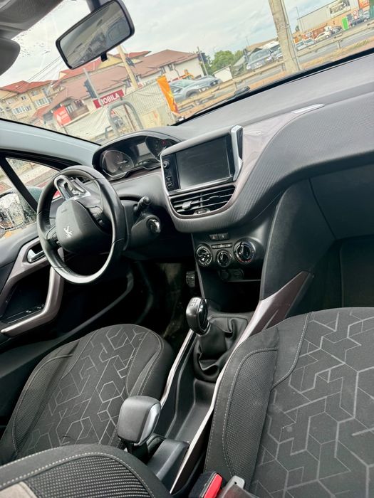 Peugeot   2014 1.2 benzina
