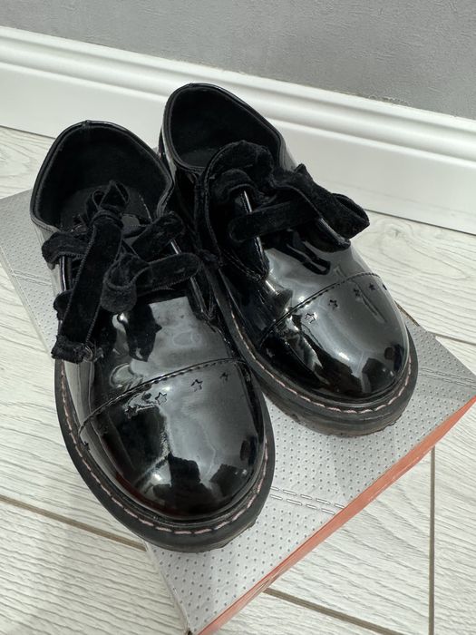 Продам лоферы на девочку! Zara!