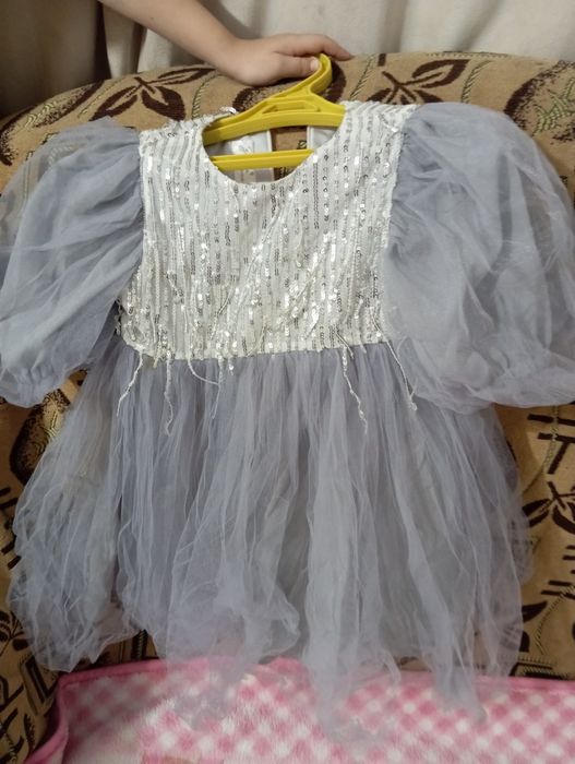 Продам детские платье