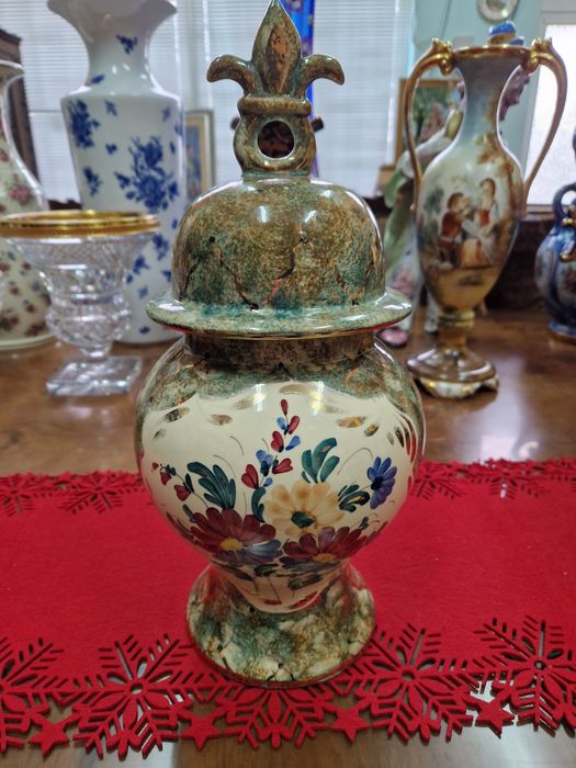 Прекрасна антикварна френска порцеланова купа урна Limoges