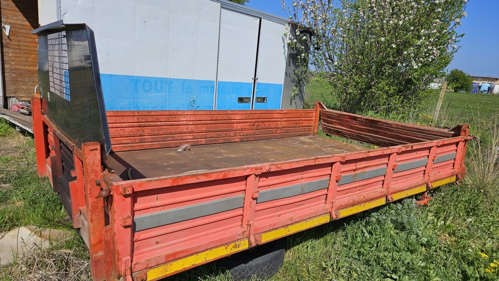 Самосвален кош от зета