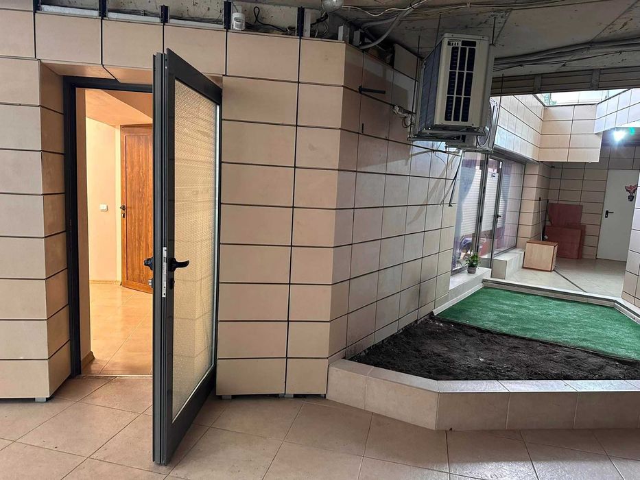 Продава се Магазин в Варна, Център - 26 кв.м за 2116 €/кв.м - Снимка #13