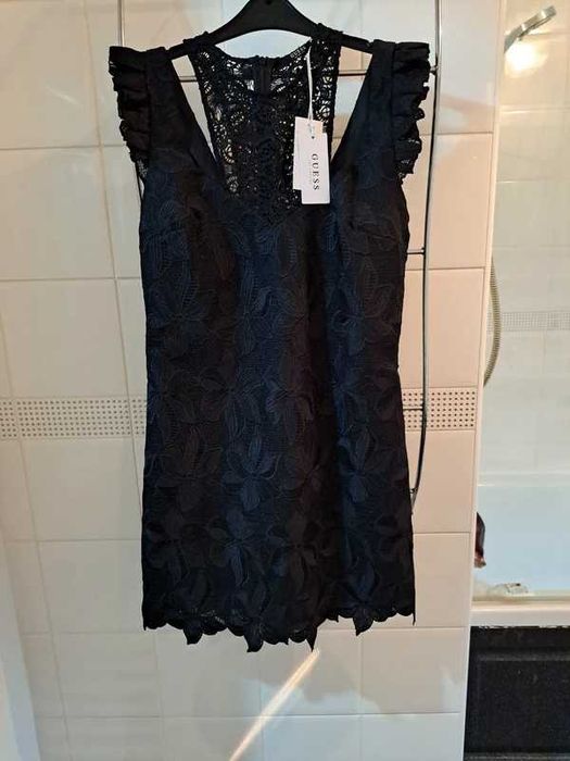 Guess елегантна черна рокля