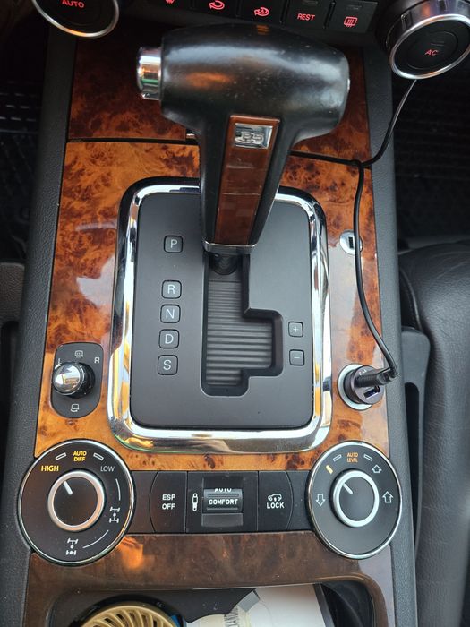TOUAREG 2006  2.5