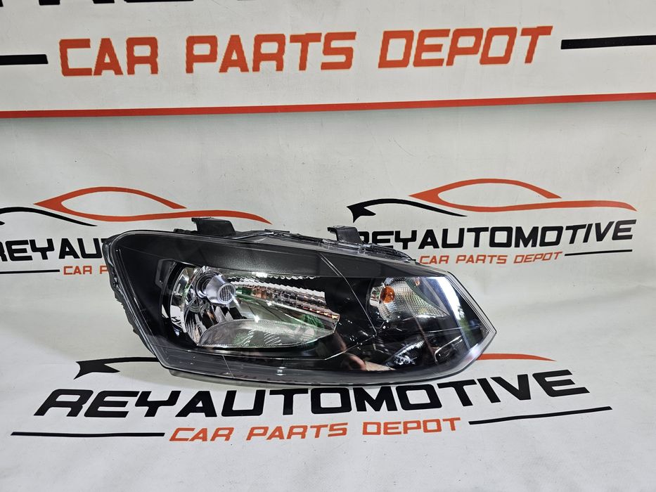 Far dreapta VW Polo 6R dupa 2009 cod 89504334 NOU