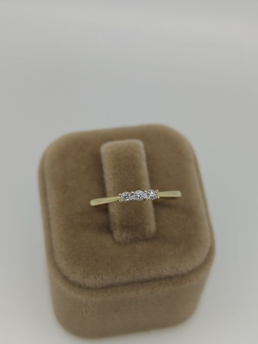 Inel de logodna aur 14k 1.02gr cu 3 diamante naturale(r)