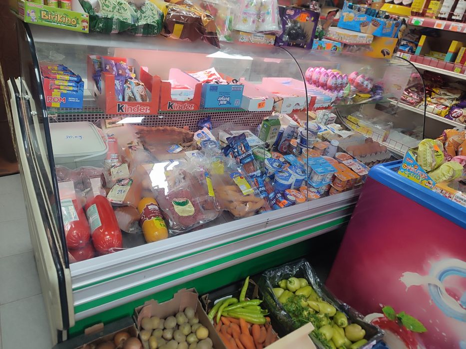 Vitrina frigorifica mezeluri și lactatele 1,8m